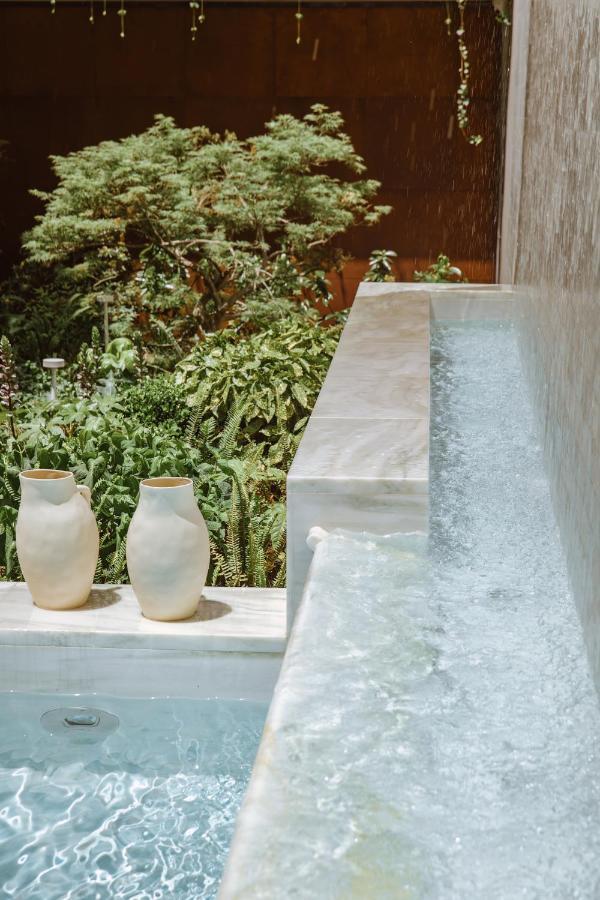 On Residence - Small Luxury Hotels Of The World Thessaloniki Exterior photo Fountain at the entrance of the spa