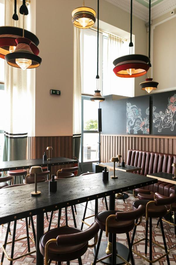 On Residence - Small Luxury Hotels Of The World Thessaloniki Exterior photo Interior of a Starbucks Reserve store